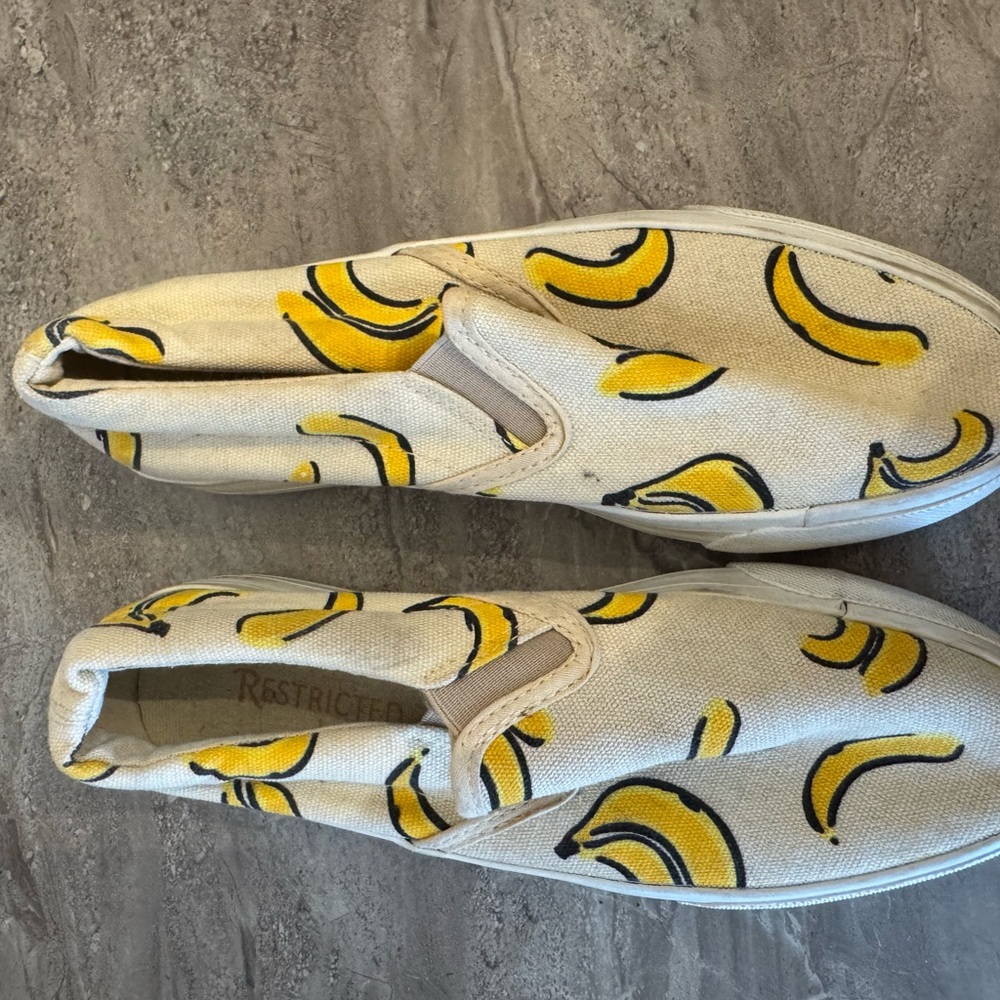 Banana Print Slip-On Shoes